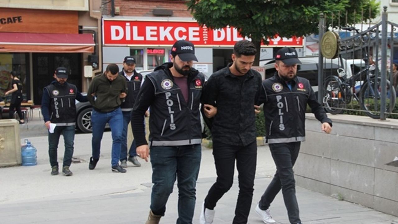Eskişehir'de uyuşturucu operasyonunda 2 şüpheli yakalandı