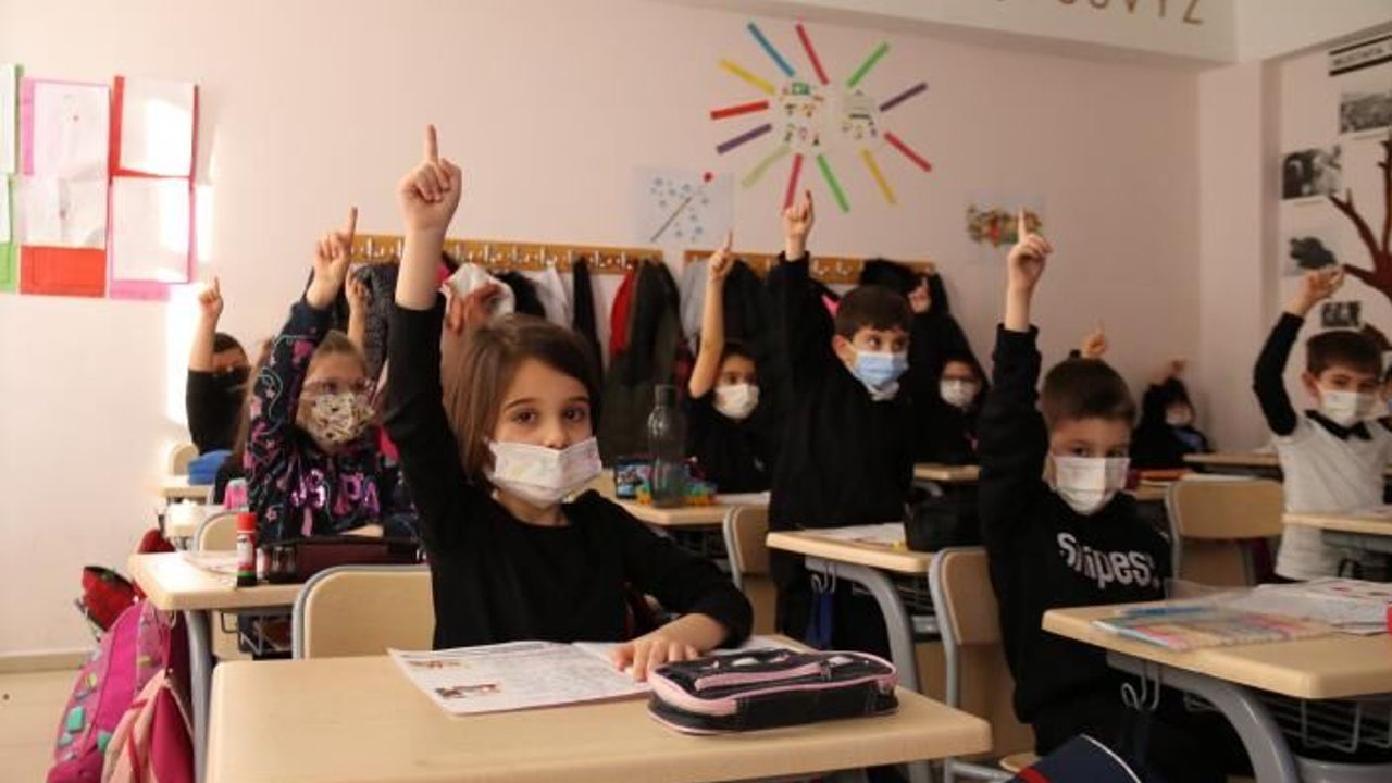 Eskişehir’de 141 bin 513 öğrenci bugün karne alıyor