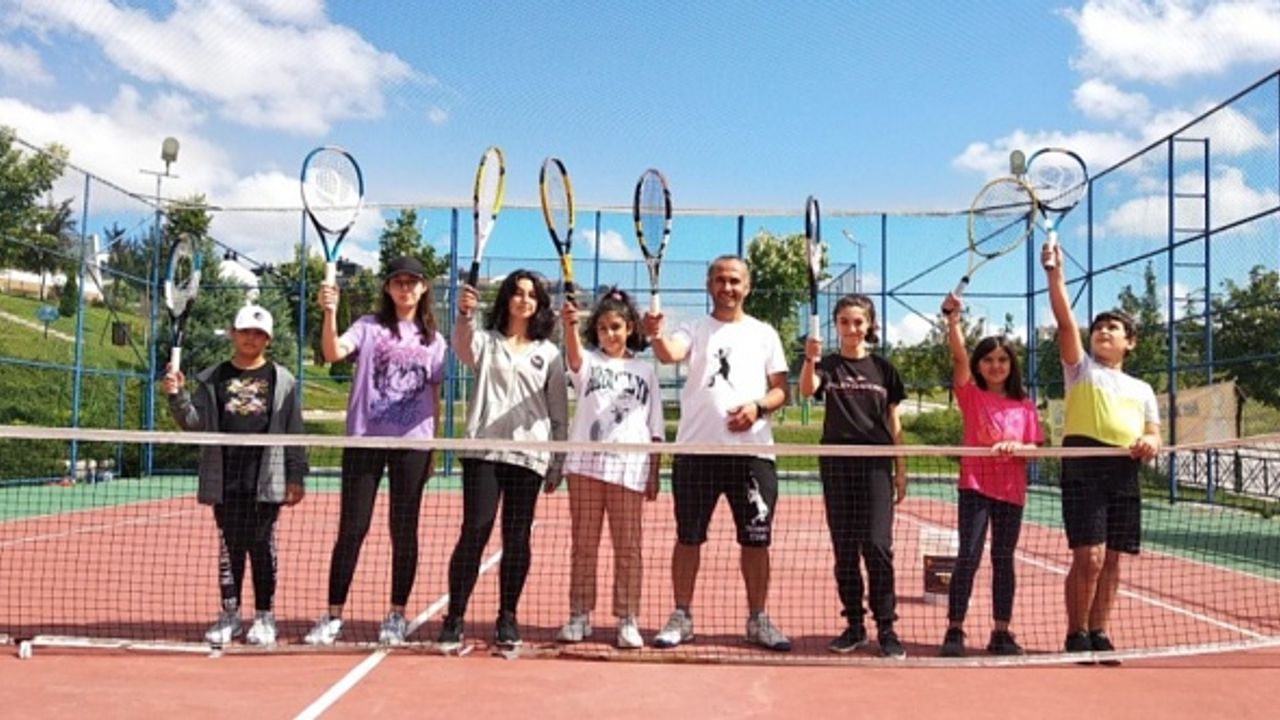 Ihlamurkentspor yaz okulu tenis çalışmaları