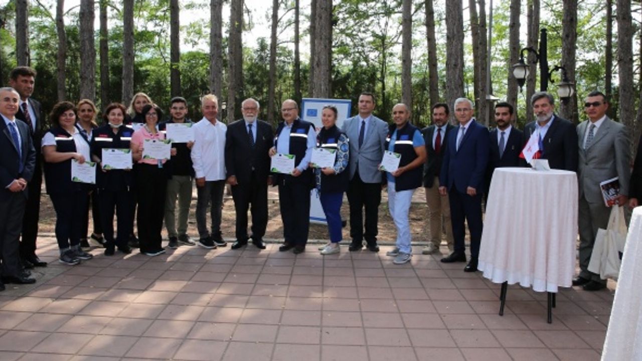 'Hippoterapi Türkiye' Projesinde görev alan ekibe sertifikaları ESOGÜ'de verildi