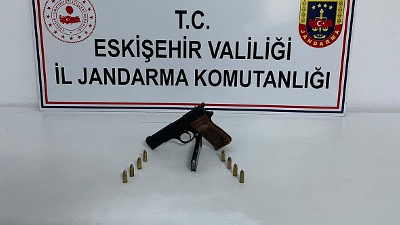 Eskişehir'de el yapımı tabanca ele geçirildi