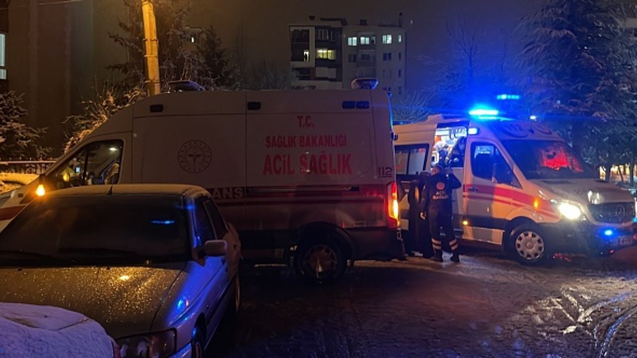 Eskişehir'de elektrik tesisatından çıkan yangında 10 kişi hastanelik oldu