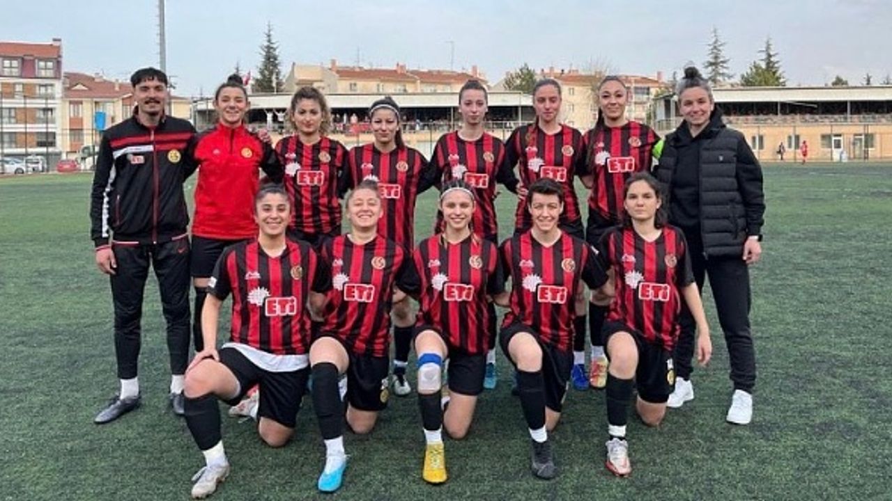 Eskişehirspor Kadınlar 3. Lig'de galibiyetle başladı