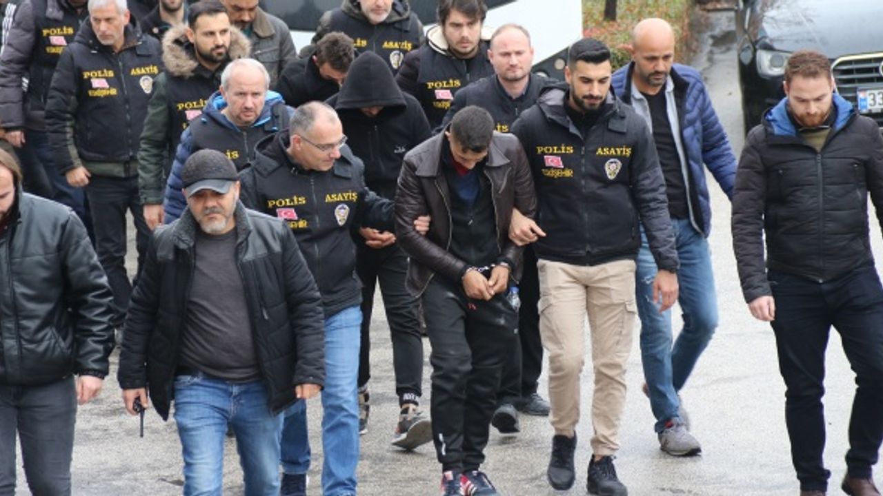 Güvercin çalmak isterken ev sahibini öldürdü