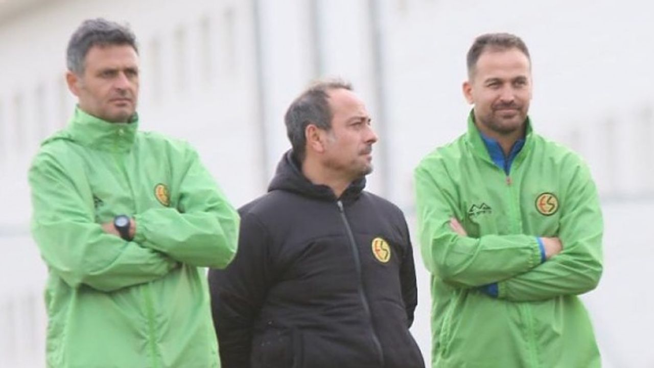 Necdet Emre Özbayer ve ekibi alacaklarını Eskişehirspor'a bıraktı