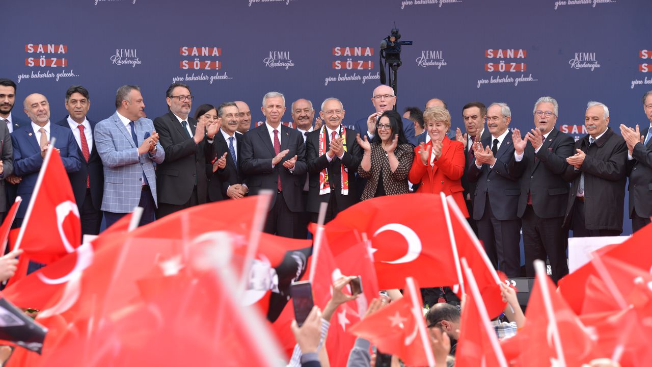 Kemal Kılıçdaroğlu ve Mansur Yavaş Eskişehirliler ile bir araya geldi