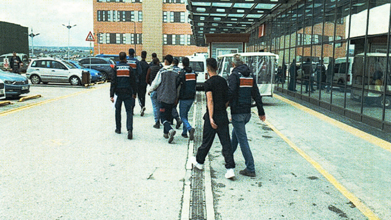 Eskişehir'de motosiklet hırsızları yakayı ele verdi
