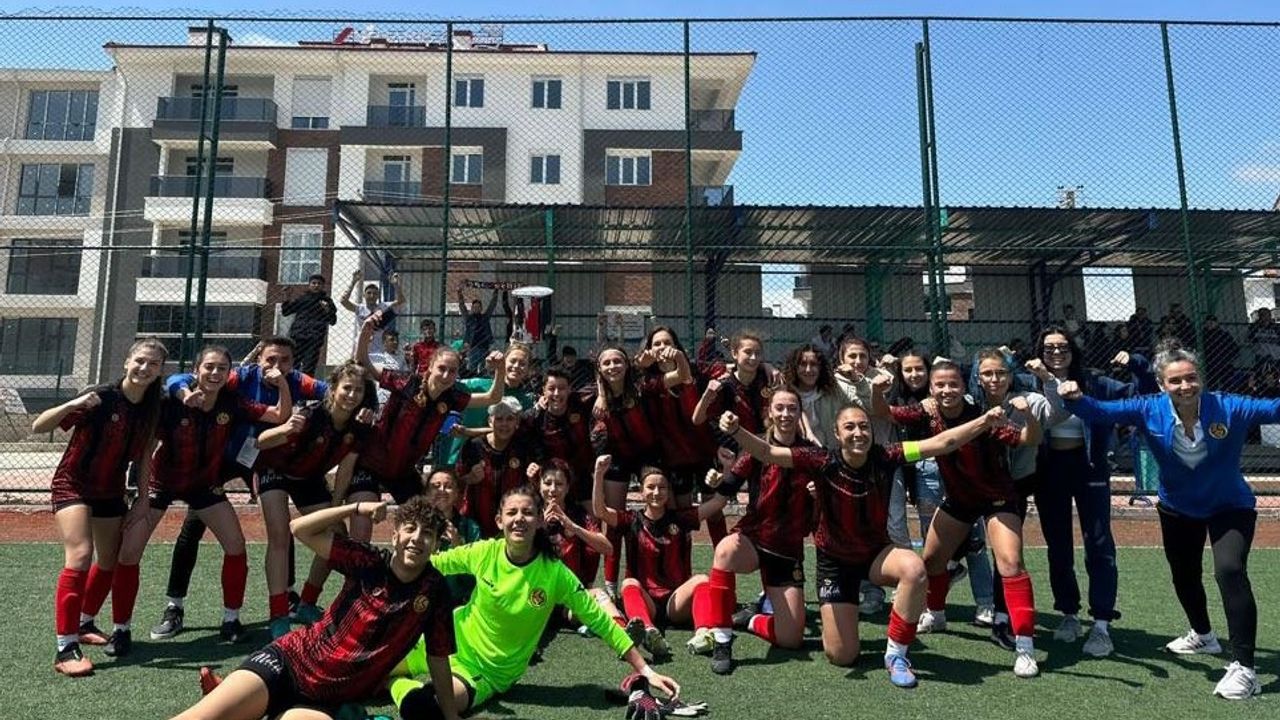 Eskişehirspor farklı kazanarak play-off’u garantiledi