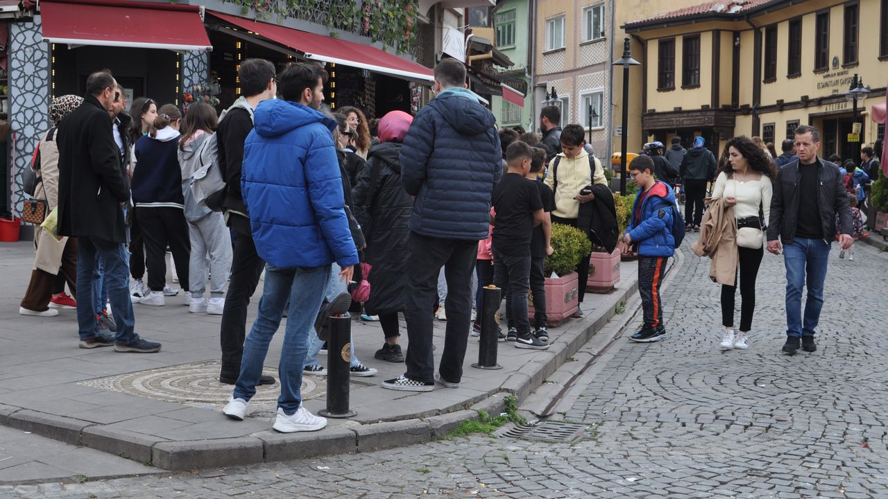 Eskişehir'i merak eden yerli turistler 3 günlük tatili fırsat bildi
