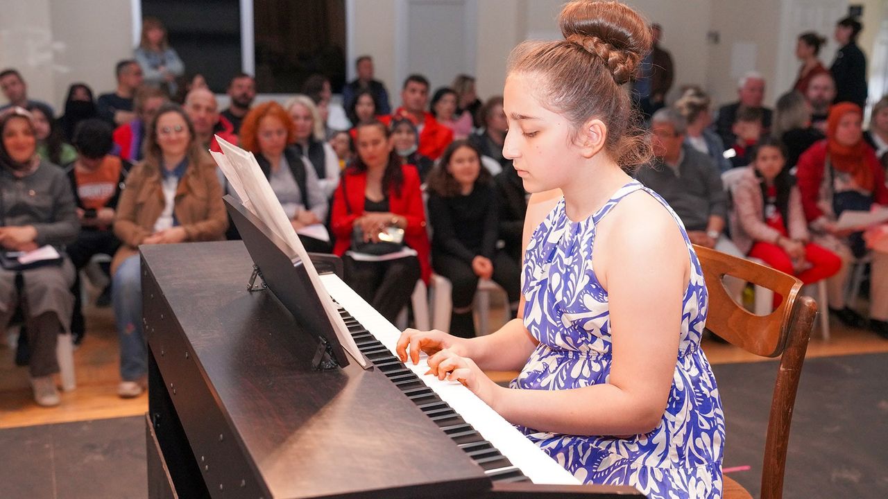 Çocuk piyanistlerden yıl sonu konseri