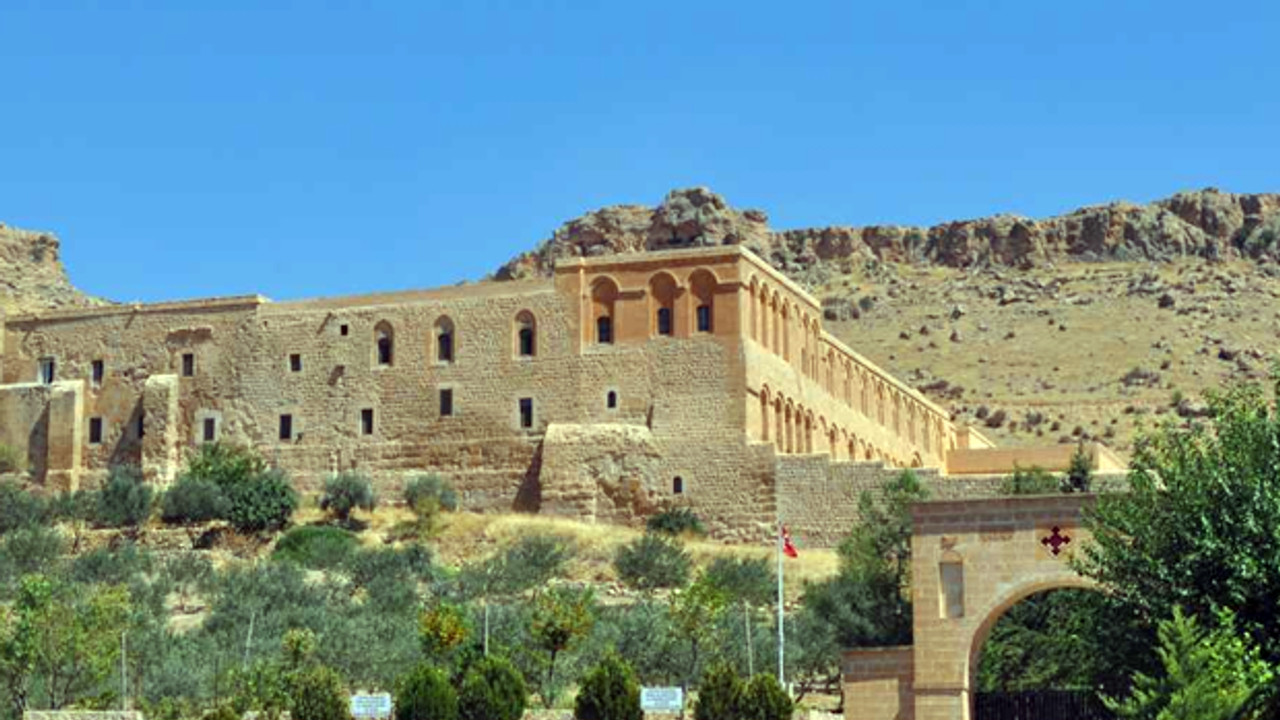 Mardin'de ilgi çekici bir yer: 'Deyrulzafaran Manastırı'