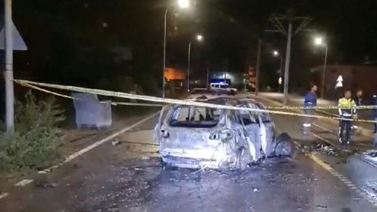 Eskişehir'de alev topuna dönen otomobilin sürücüsü ağır yaralandı
