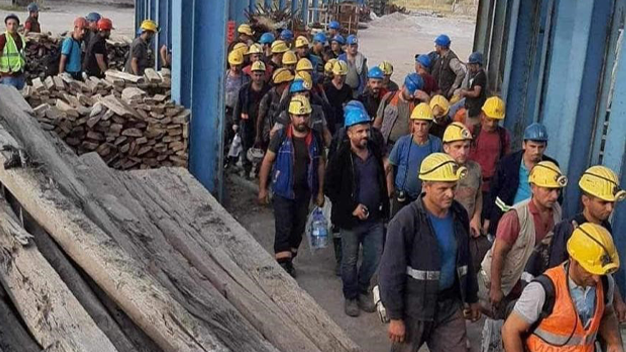 Eskişehir'de maden işçileri kendilerini yeraltına kapattı