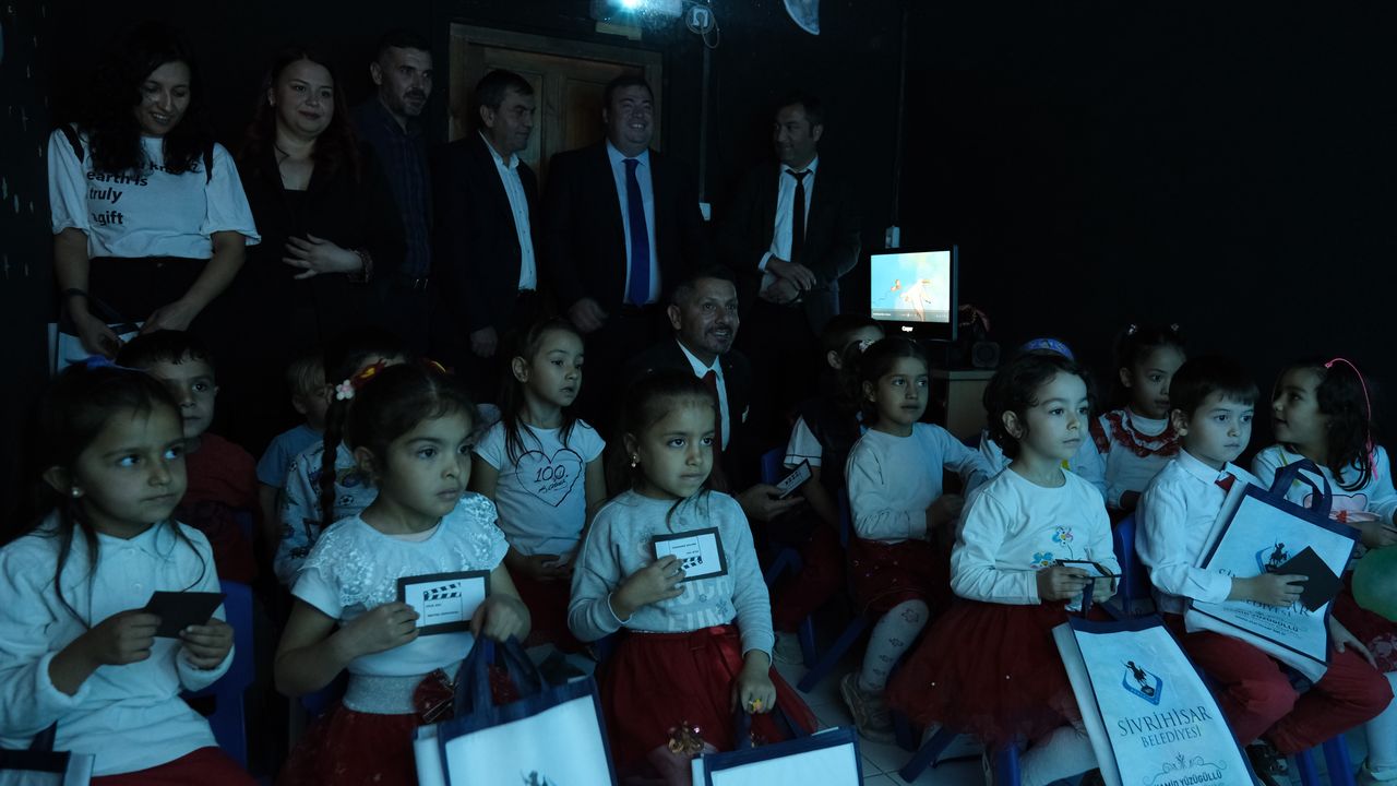 Türkiye’nin ilk çocuk sineması Sivrihisar’da açıldı