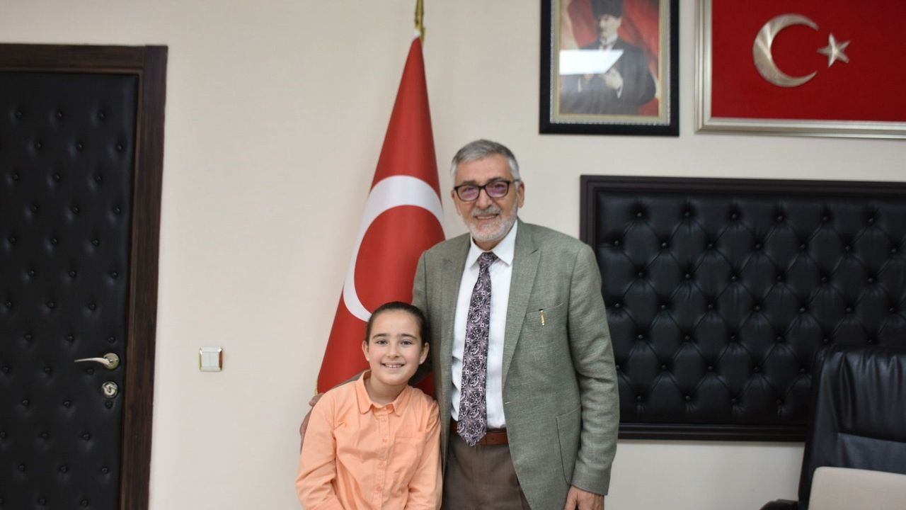 Başkan Bozkurt’a minik misafir