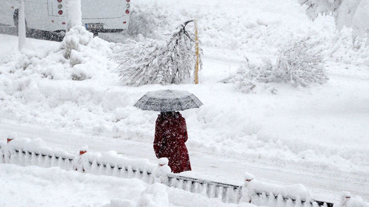 Eskişehir'de olumsuz hava koşulları: Okullar tatil edilecek mi?