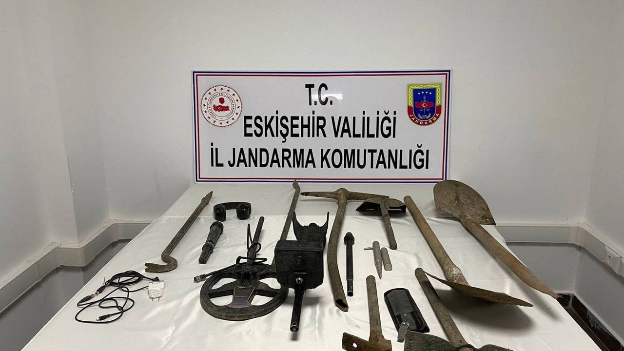 Eskişehir'de kaçak kazı yapan 6 şüpheliden 4’ü tutuklandı