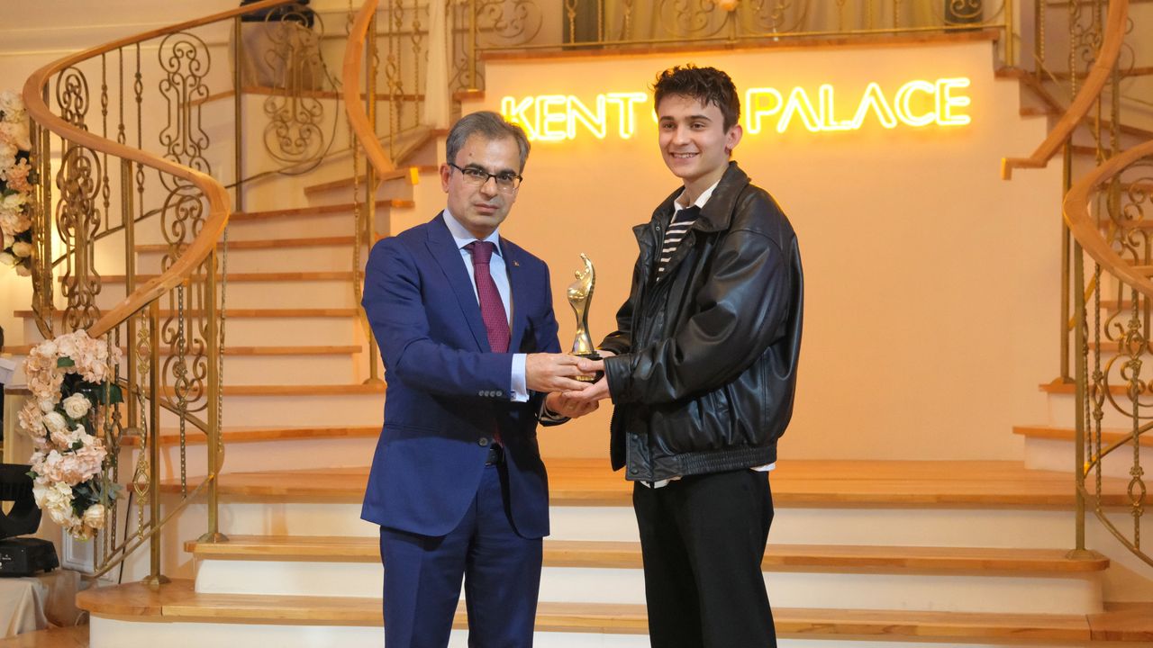 'Caffe İtalyan En İyi Barista Ödülü'nün sahibi Kerem Altay