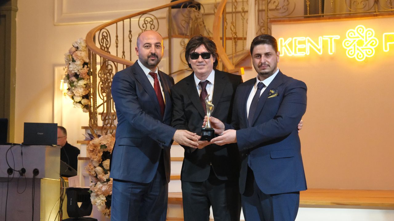 'Eskişehirspor Özel Ödülü'nün sahibi Ahmet Başal