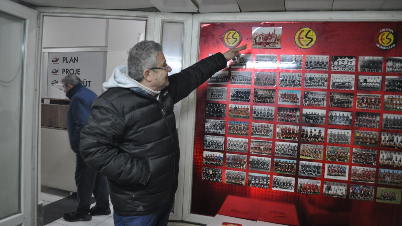 Eskişehir ve Eskişehirspor sevdasını dükkânına yansıttı