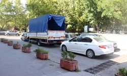 Okulların açılmasıyla o bölgedeki trafik sorunu vatandaşların tepkisine neden oldu