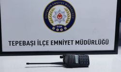 Alkollü ve ehliyetsiz sürücünün aracında telsiz ele geçirildi