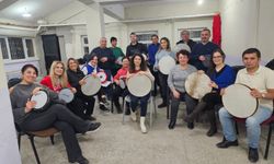 Seyitgazililer Türk Halk Müziği, Ritim ve Bağlama kurslarında hem öğreniyor, hemde eğleniyorlar