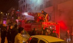 Eskişehir'de yangın: Onlarca kişi evinde mahsur kaldı