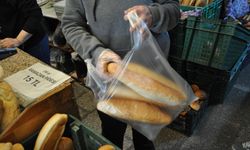 Poşetini getirene ekmeği ucuza satan fırıncı çevre kirliliğine engel oluyor