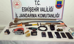 Eskişehir'de definecilere suçüstü: 4 kişi yakalandı