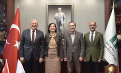 CHP Eskişehir Milletvekilleri Ahmet Ataç'ı kutladı