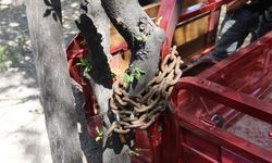 Çalınan motosikletini bu kez gemi zinciriyle korumaya aldı