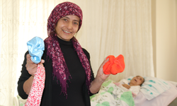 Sattığı tokalarla hayata tutunuyor