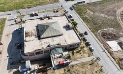 Eskişehir'de AVM çatısında çıkan yangın korkuttu