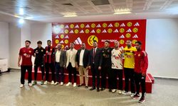 Eskişehirspor'un yeni sezon formaları tanıtıldı