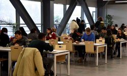 Anadolu Üniversitesi, yemek bursu ile 2 bin 600 öğrencisinin yanında