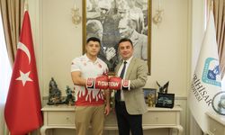 Başkan Dökmeci, Milli Sporcu Doğan Kılıç’ı Ağırladı