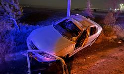 Eskişehir’de Kontrolden Çıkan Araç Taklalar Atarak Şarampole Devrildi