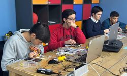 Teknoloji Atölyesi’nde Hayallerini Gerçeğe Dönüştürüyor