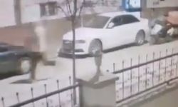 Eskişehir’de Kurye Motosikletinden Dürüm Çalan Hırsız Kamerada