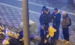 Eskişehir’de Motosikletli Kurye Kaza Yaptı