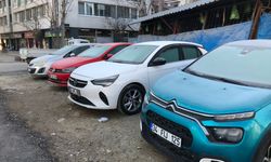 Eskişehir’de Soğuk Hava Etkisini Artırdı: Araç Camları Buz Tuttu