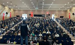 Eskişehir Emniyeti’nden 450 Kişiye Siber Suçlar Eğitimi