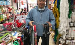 Soğuk ve yağışlı hava şemsiye satışlarını artırdı