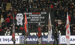 Eskişehirspor Taraftarından Şehit Üsteğmen Mercan’a Anlamlı Pankart