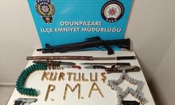 Eskişehir’de Bisikletli Vatandaşa Silahlı Tehdit: İş Yerinden Cephanelik Çıktı