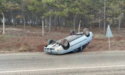 Eskişehir’de Yağmur Sonrası Kayganlaşan Yolda Takla Atan Araçta 2 Kişi Yaralandı