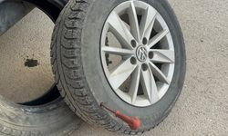 Eskişehir'de park halindeki 2 aracın lastikleri bıçakla patlatıldı