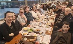 Sürücü kursu öğretmen ve personeli geleneksel iftar yemeğinde buluştu