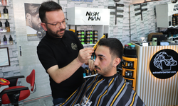 Kuaförlerin bayram tıraşı mesaisi sahura kadar uzuyor